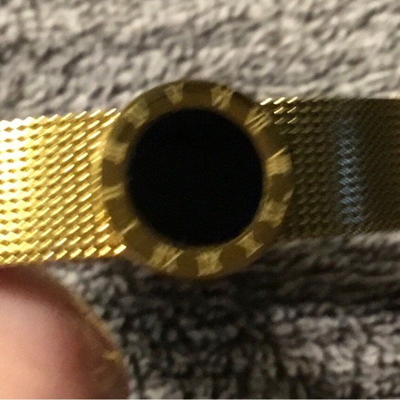 Gold mesh band Bradley with a round black face with numbers 🔴 - Picture 5 of 6